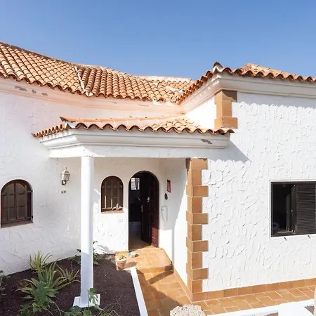 Casa Platano: Oceanview Oasis With Private Pool And Family-friendly Amenities Poris de Abona