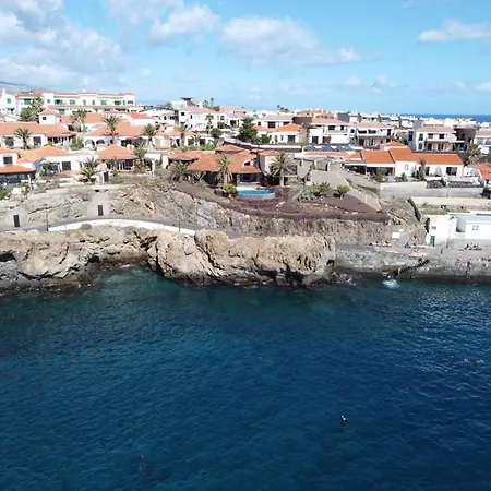 Casa Platano: Oceanview Oasis With Private Pool And Family-friendly Amenities * Poris de Abona