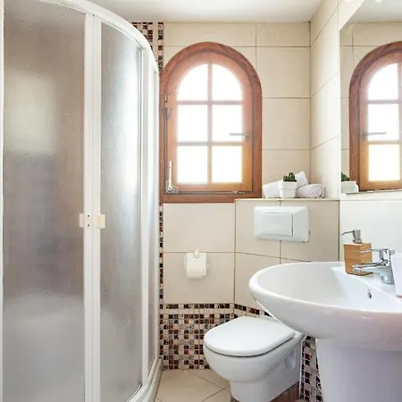 Casa Platano: Oceanview Oasis With Private Pool And Family-friendly Amenities Порис-де-Абона