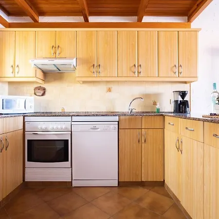 Casa Platano: Oceanview Oasis With Private Pool And Family-friendly Amenities * Порис-де-Абона