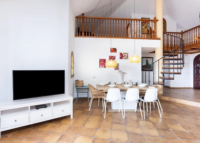Casa Platano: Oceanview Oasis With Private Pool And Family-friendly Amenities * Порис-де-Абона