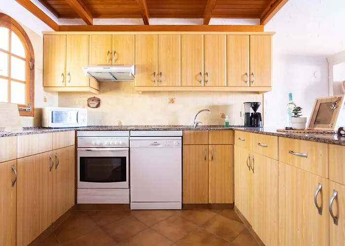 Casa Platano: Oceanview Oasis With Private Pool And Family-friendly Amenities * Порис-де-Абона